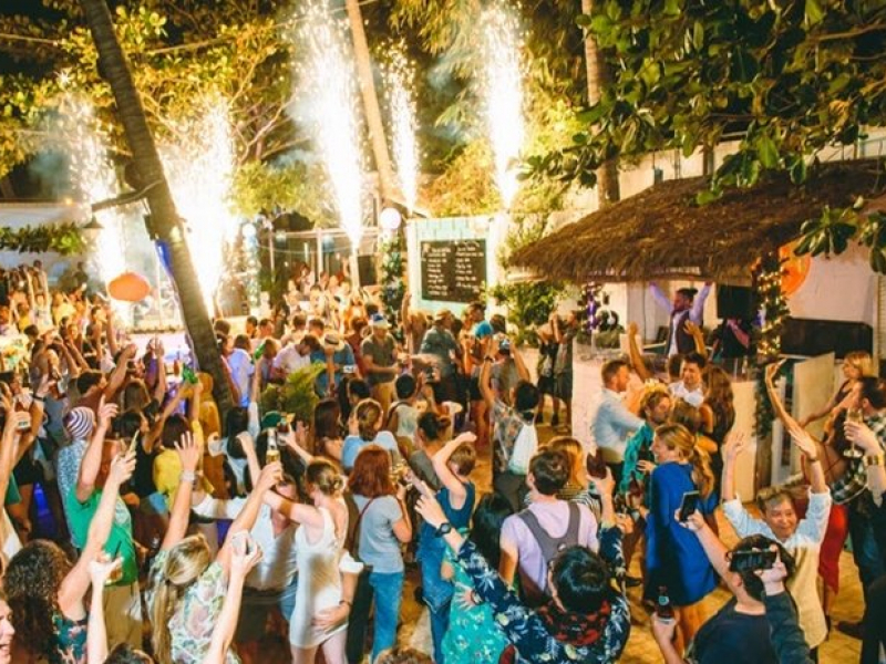 DRAGON BEACH BAR - 120/1 Nguyễn Đình Chiểu, Tp. Phan Thiết, Bình Thuận 