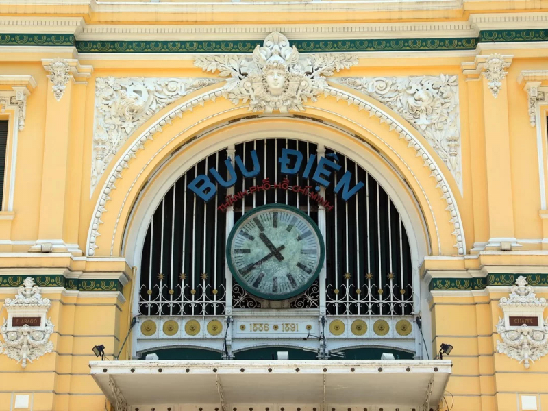 Bưu Điện Trung Tâm Thành Phố - Số 2 Công Xã Paris, P. Bến Nghé, Quận 1, Hồ Chí Minh