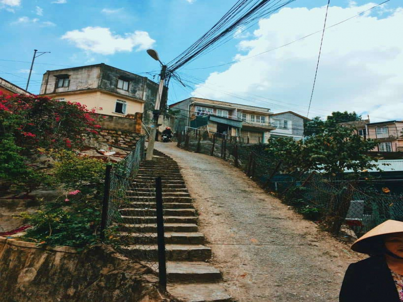 Dốc Nhà Bò - Đào Duy Từ, Phường 3, TP. Đà Lạt.