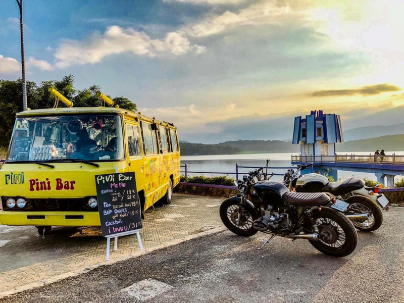 Pini Bar – Quán Bar Xe Buýt Đà Lạt - Bờ hồ Tuyền Lâm