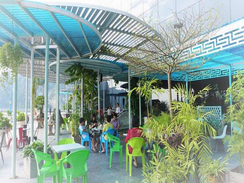 Museum Cafe - Mặt Sau Bảo Tàng Quảng Ninh, Trần Quốc Nghiễn, P. Bạch Đằng, Tp. Hạ Long, Quảng Ninh