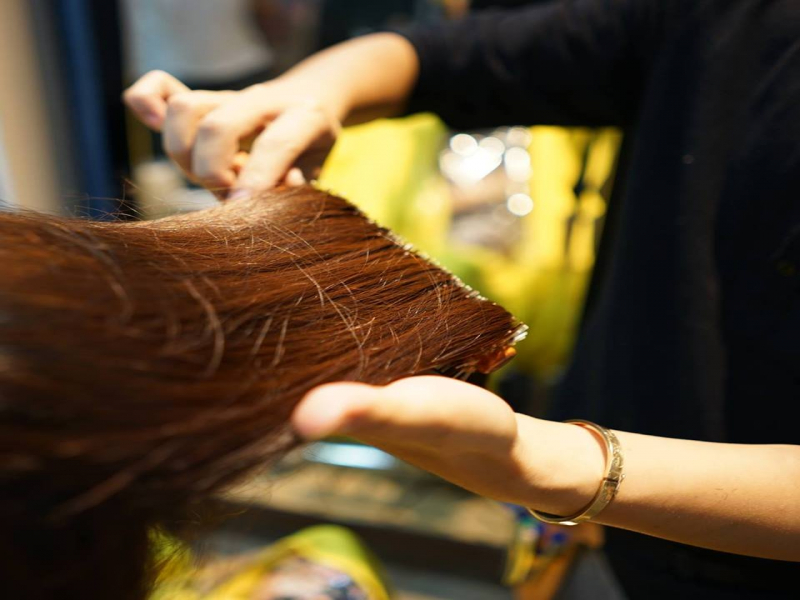 Salon Tóc Andy Nguyễn - 04 phố Hải Phong đường Nguyễn Văn Cừ - Hạ Long - Quảng Ninh.
