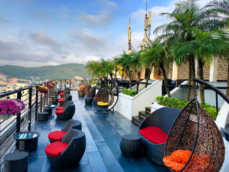 Sky Bar - Tầng 16 khách sạn Royal Lotus Hạ Long, A13 Lô 1, khu dân cư du lịch Đông Hùng Thắng 2, Tp. Hạ Long, Quảng Ninh