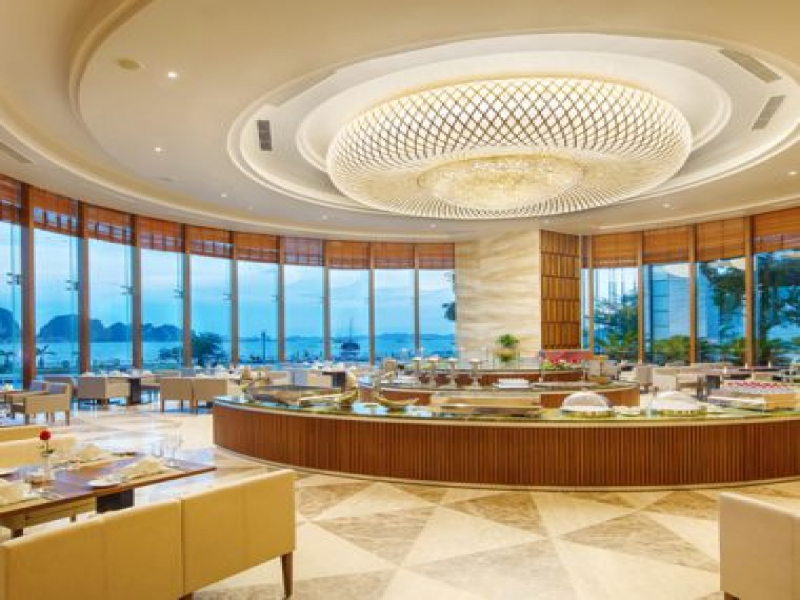 Nhà hàng Blue Bay – khách sạn Wyndham Legend Halong - Số 12 đường Hạ Long, phường Bãi Cháy, Tp. Hạ Long, tỉnh Quảng Ninh