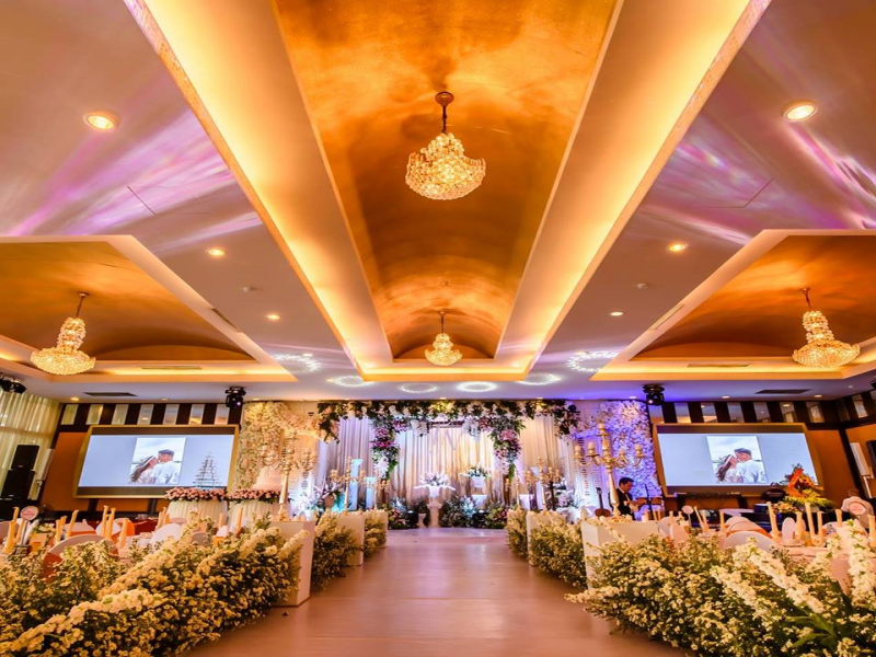 Nhà hàng tiệc cưới Full House - 45 Lê Lợi, Thành phố Huế.