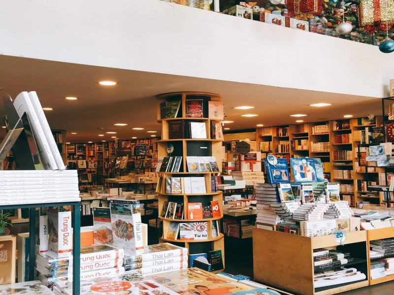 Nhà Sách Cá Chép - Số 211-213 Võ Văn Tần, Quận 3, Hồ Chí Minh