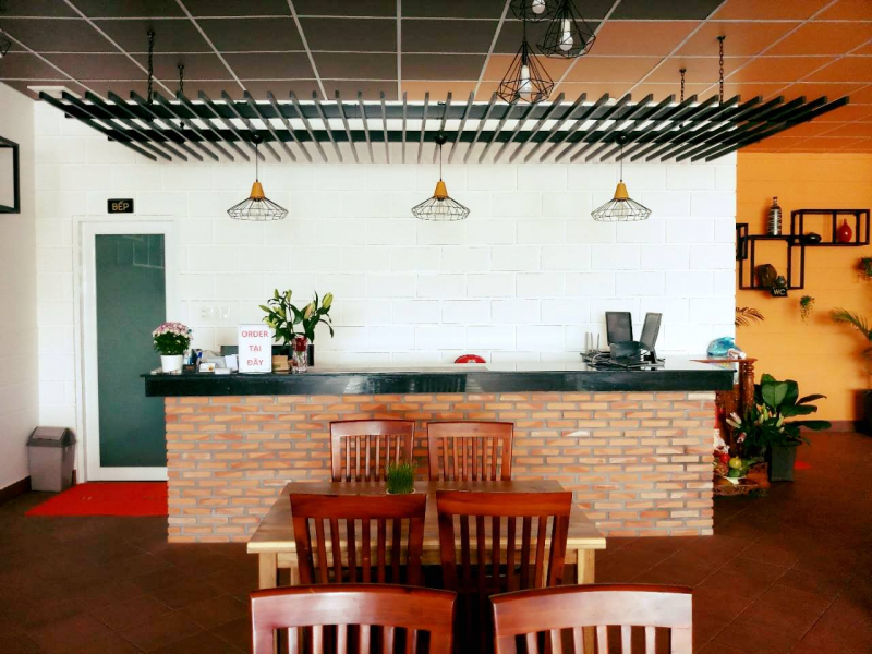 Cơm Niêu Công Phụng - B102 Đại lộ Hùng Vương, P. Phú Thủy, TP. Phan Thiết
