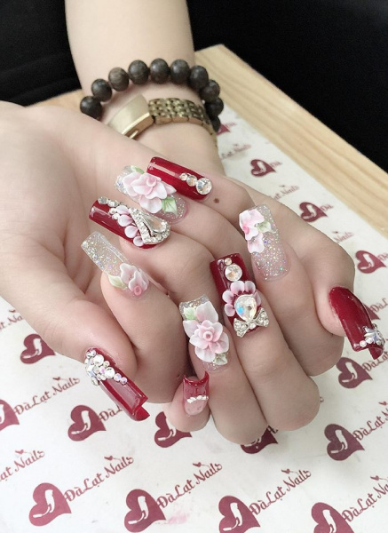 Tiệm nail xinh Đà Lạt 2024: Nét độc đáo của Đà Lạt sẽ được thể hiện qua những đường nét hoa văn tinh tế và màu sắc tươi sáng sống động trong các tiệm nail xinh mới được mở ra. Đừng bỏ lỡ hình ảnh liên quan để đắm chìm trong không gian đầy màu sắc này!